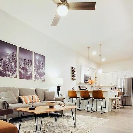 New Stylish Getaway- 5 Mil To Uptown/3 Smart Tvs! Leilighet Charlotte Eksteriør bilde