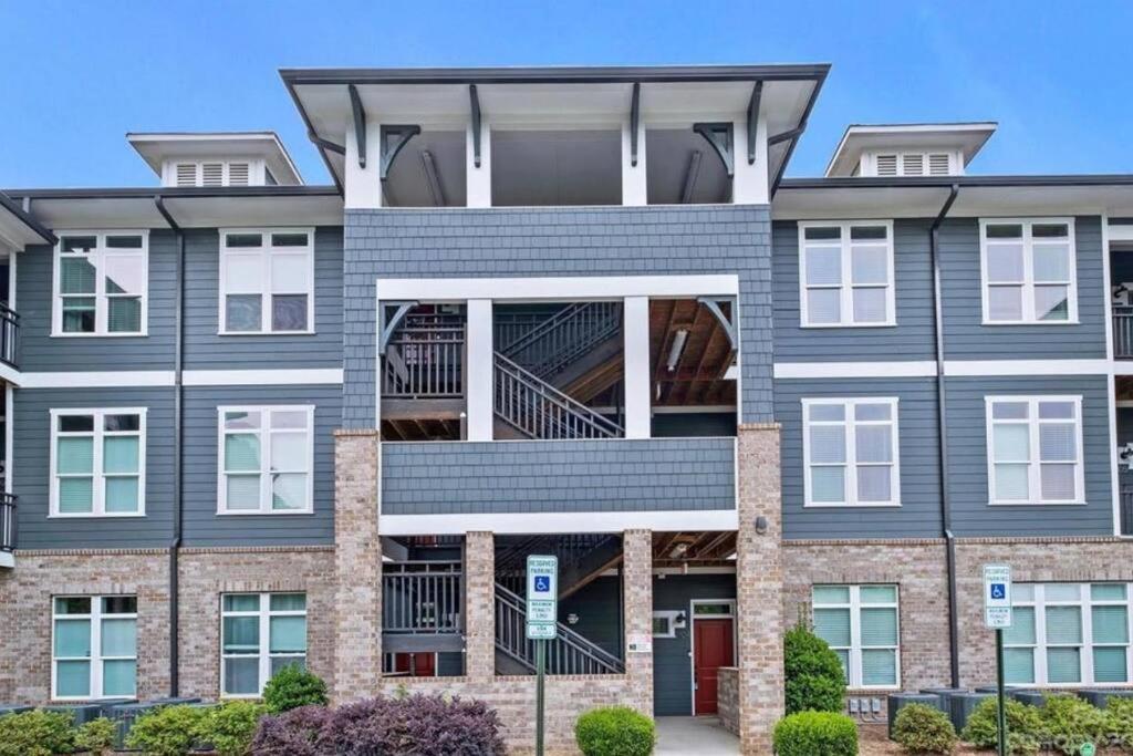 New Stylish Getaway- 5 Mil To Uptown/3 Smart Tvs! Leilighet Charlotte Eksteriør bilde